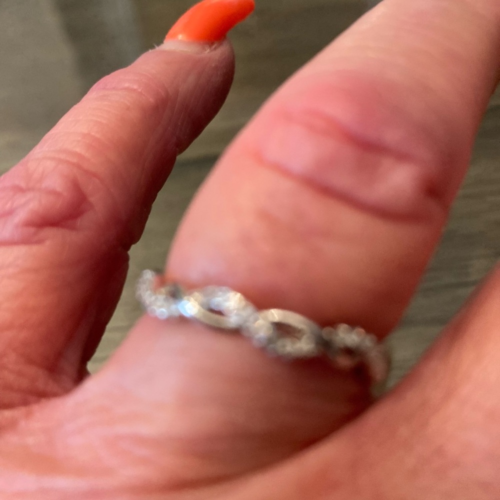 Ring- Size 7 Silver Cubic Zirconia  twist ring NWT - Picture 6 of 12